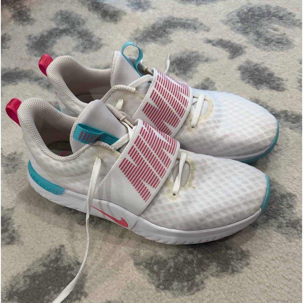 Nike sneakers size 7.5
